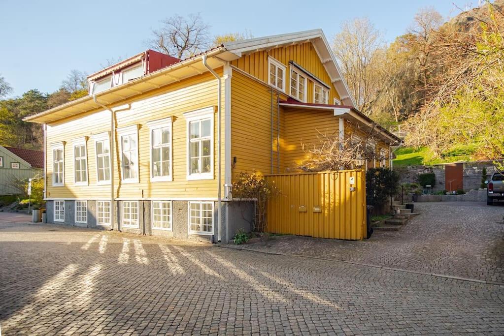 Outstanding Apartment Close To Gothenburg Кунґельв Екстер'єр фото